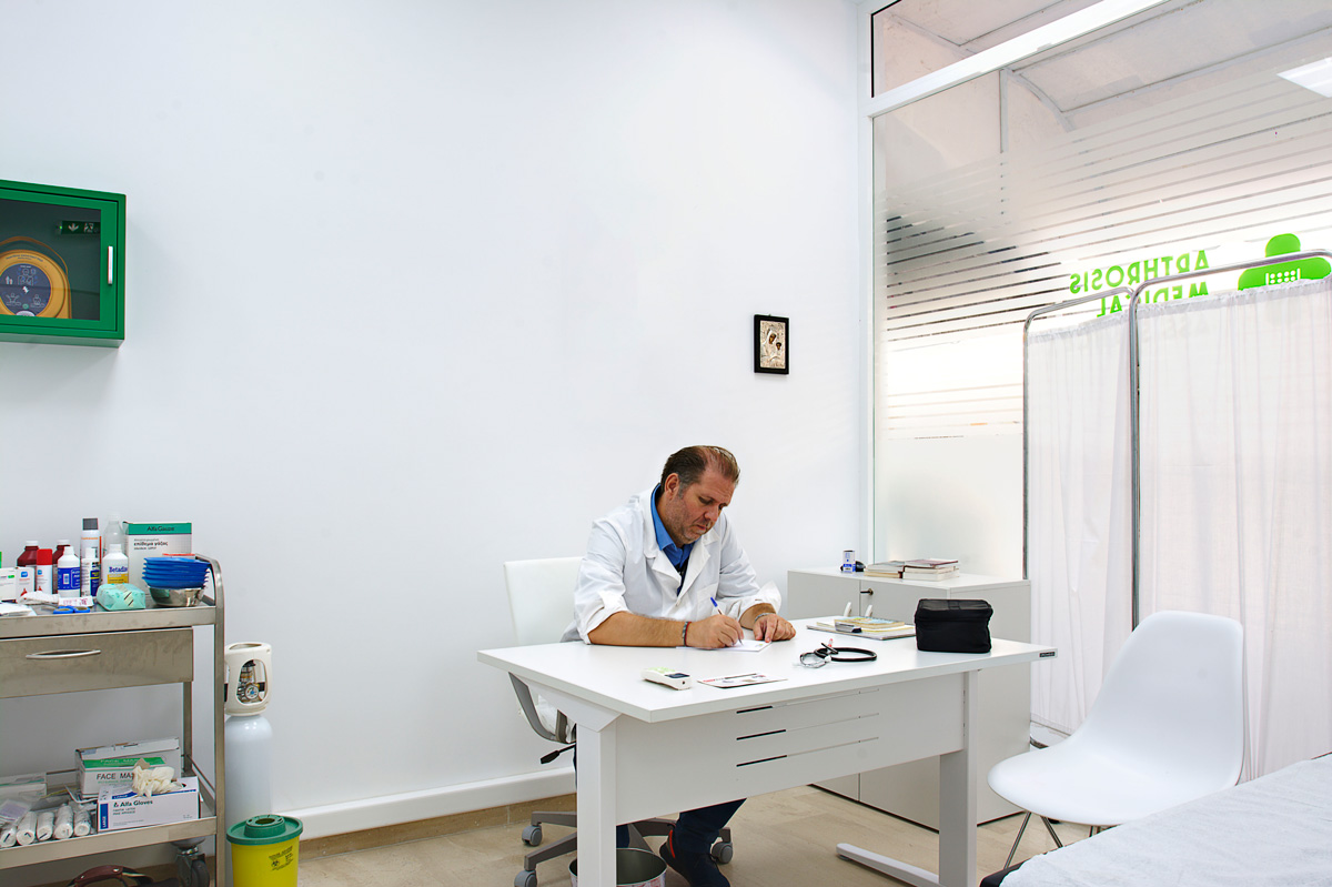 Arhrosis Medical Assistance Surgery